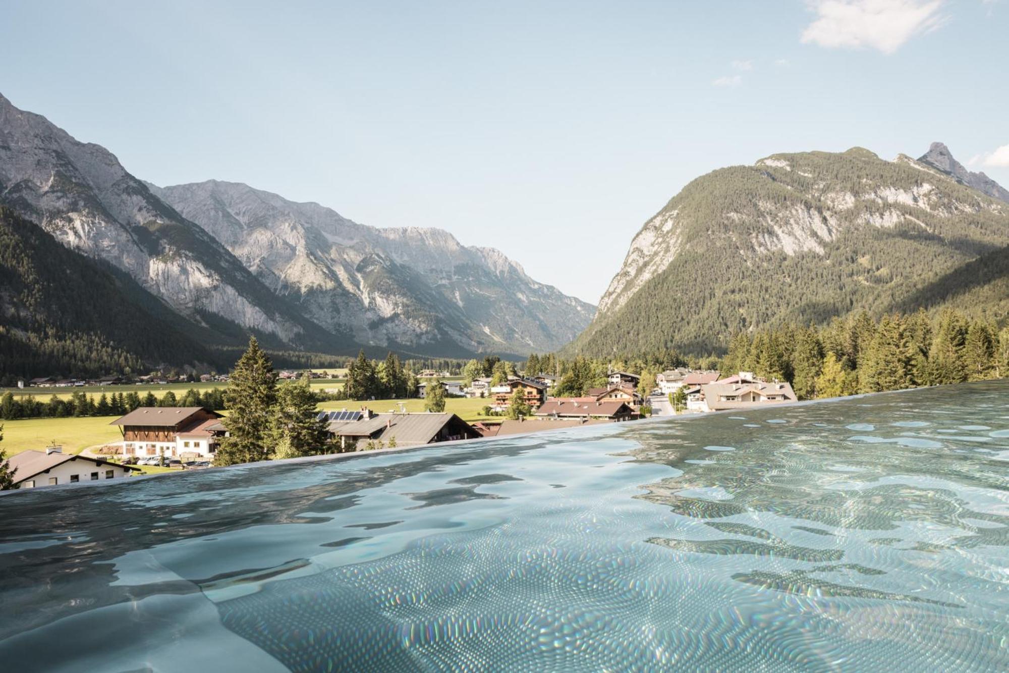 Hotel Kristall - Herzensmomente (Adults Only) Leutasch Esterno foto